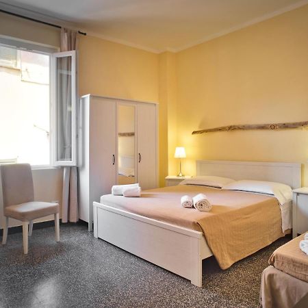 Hotel 2 Passi Dal Mare Finale Ligure Exterior foto