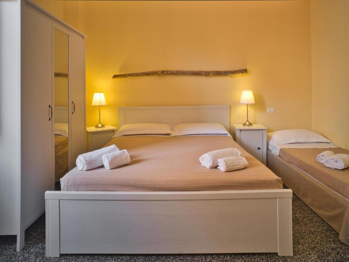 Hotel 2 Passi Dal Mare Finale Ligure Exterior foto
