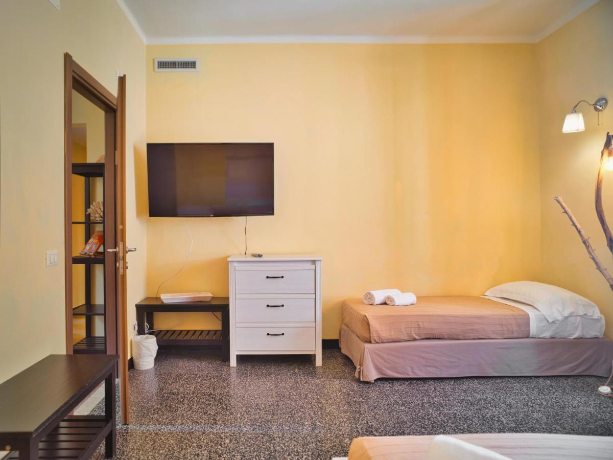 Hotel 2 Passi Dal Mare Finale Ligure Exterior foto